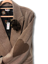 Carica l'immagine nel visualizzatore di Gallery, I LOVE MART BLA01NOCCIOLA
