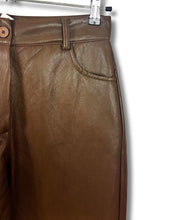 Carica l'immagine nel visualizzatore di Gallery, Pantalone ecopelle moro 
