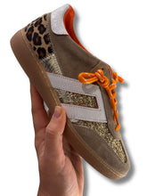 Carica l'immagine nel visualizzatore di Gallery, DIVINE FOLLIE VOLTAMULTI
