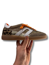 Carica l'immagine nel visualizzatore di Gallery, DIVINE FOLLIE VOLTAMULTI
