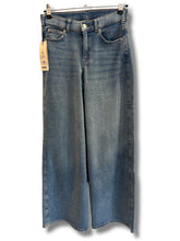 Carica l'immagine nel visualizzatore di Gallery, DR DENIM ZILA MID WIDEDENIM
