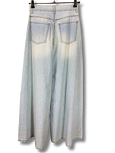 Carica l'immagine nel visualizzatore di Gallery, I LOVE MART 3917BCHDENIM
