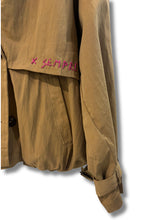 Carica l'immagine nel visualizzatore di Gallery, I LOVE MART TRENCHBOMBERBEIGE
