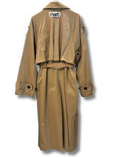 Carica l'immagine nel visualizzatore di Gallery, I LOVE MART TRENCHSECRETBEIGE
